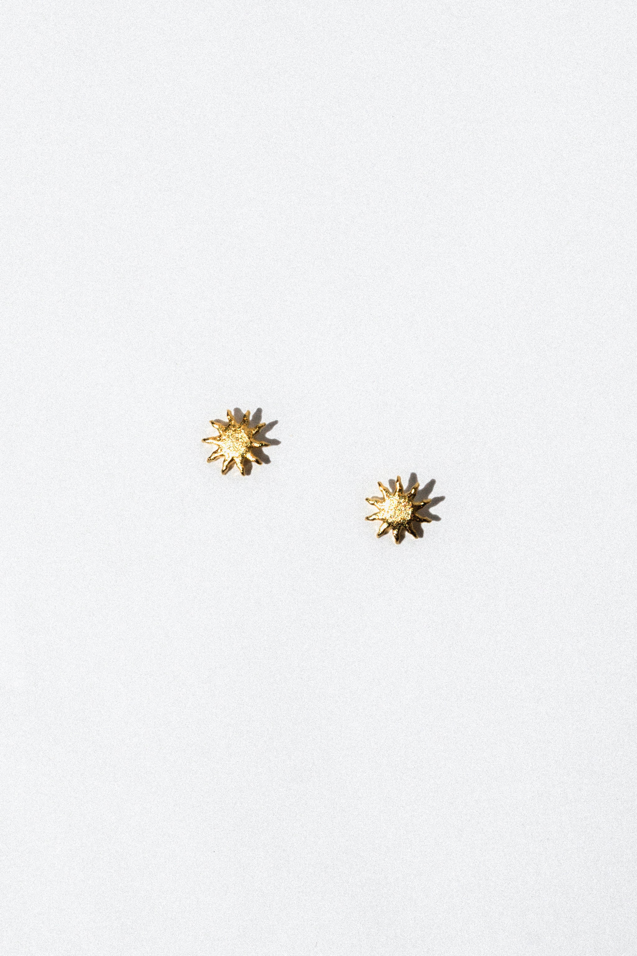 Golden Radiance Starburst Earrings